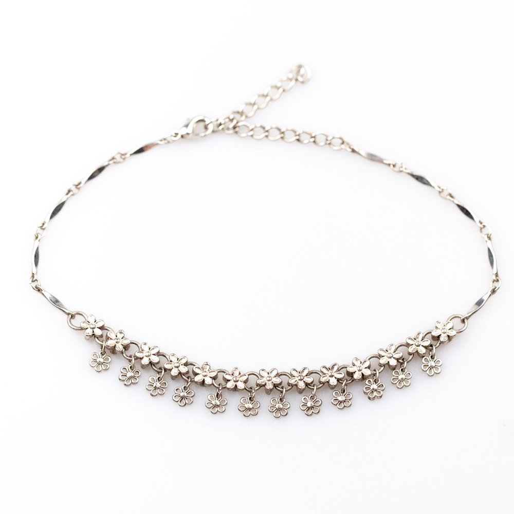 90s Silver Flower Choker